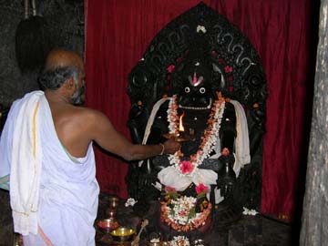 Vira Nirsimha murti puja