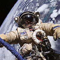 Astronaut Spacewalk (ISS009E29620)