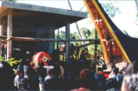 toraja funeral